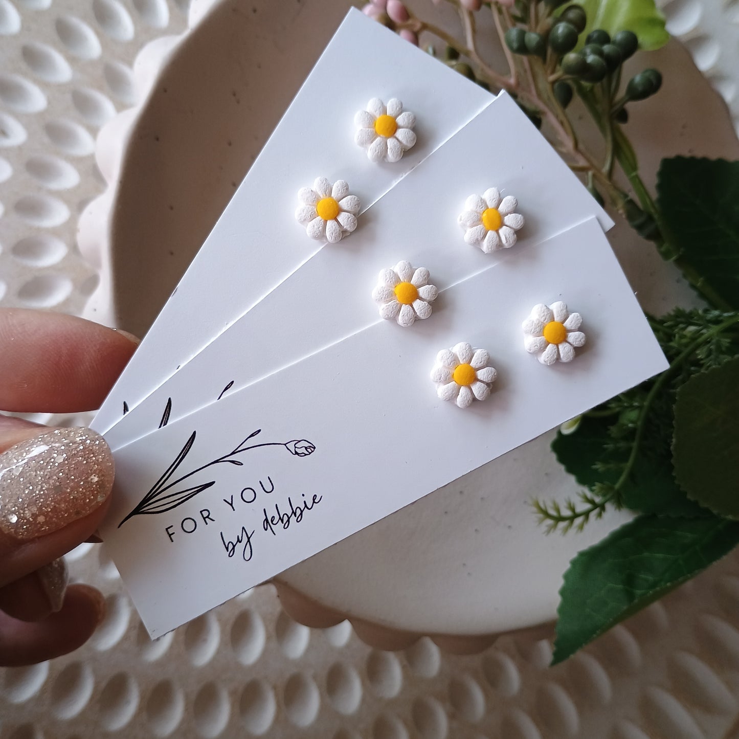 Mini daisy stud earrings