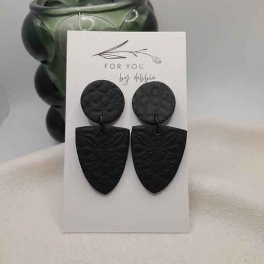 Lacey dangles - black