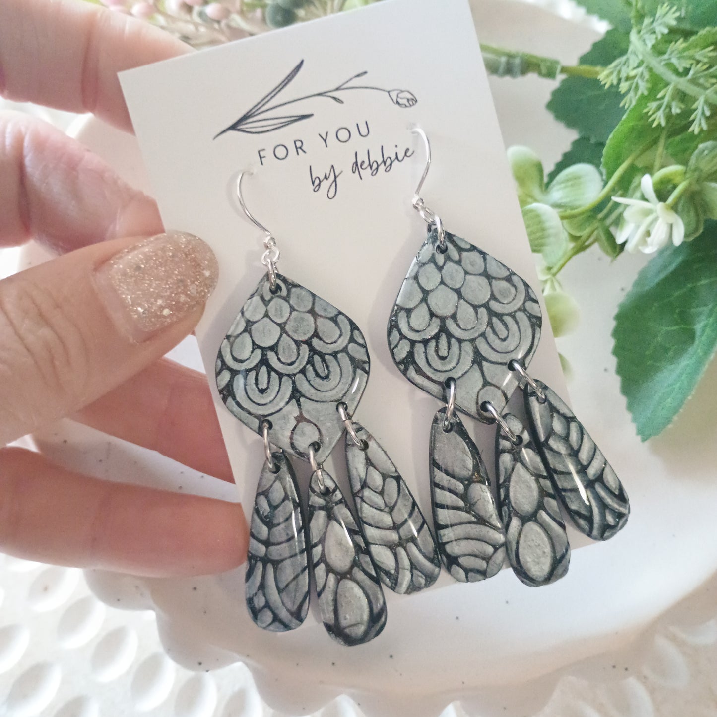 Samantha dangles - black silver Mica mandala