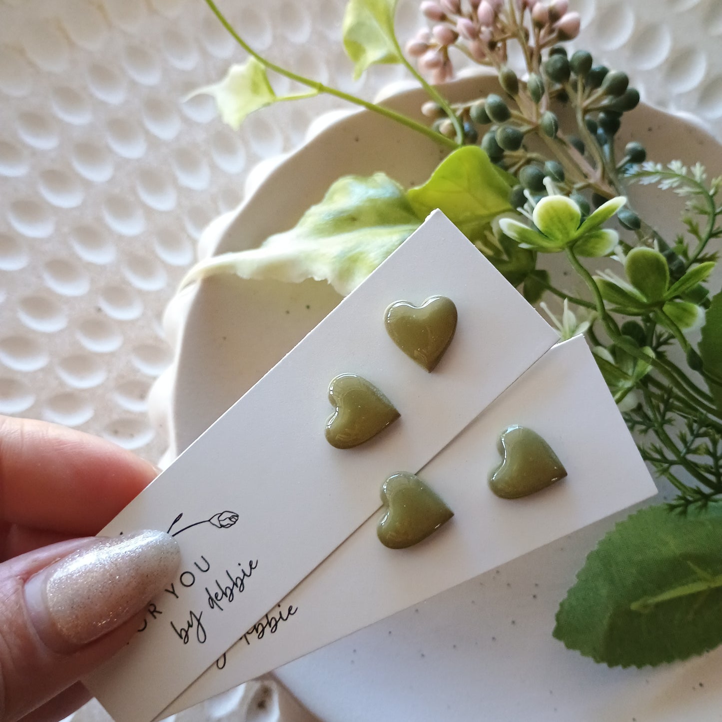 Heart studs - olive resin