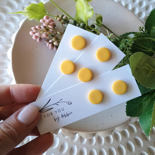 Medium studs -yellow