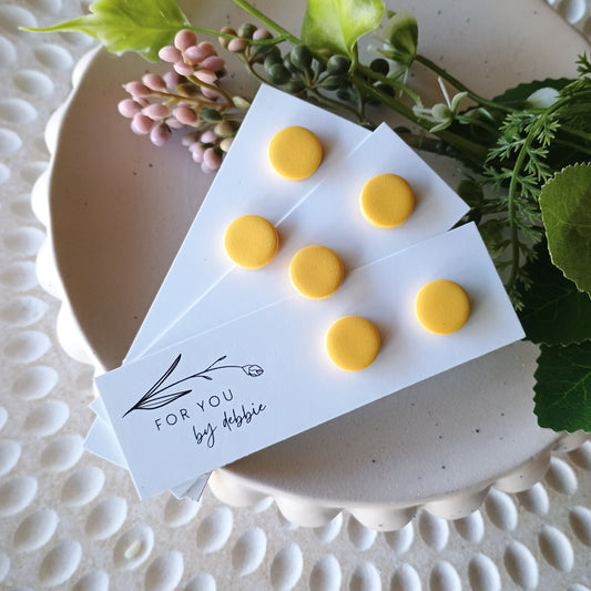 Medium studs -yellow