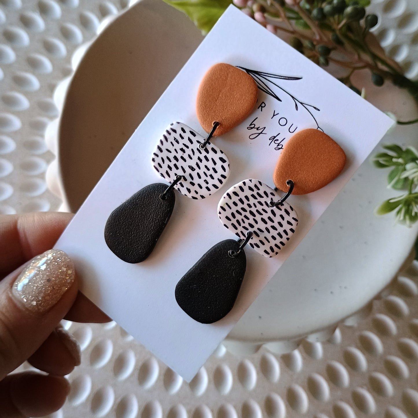Zoe dangles- Tan and black