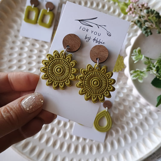 Mandy dangles- olive