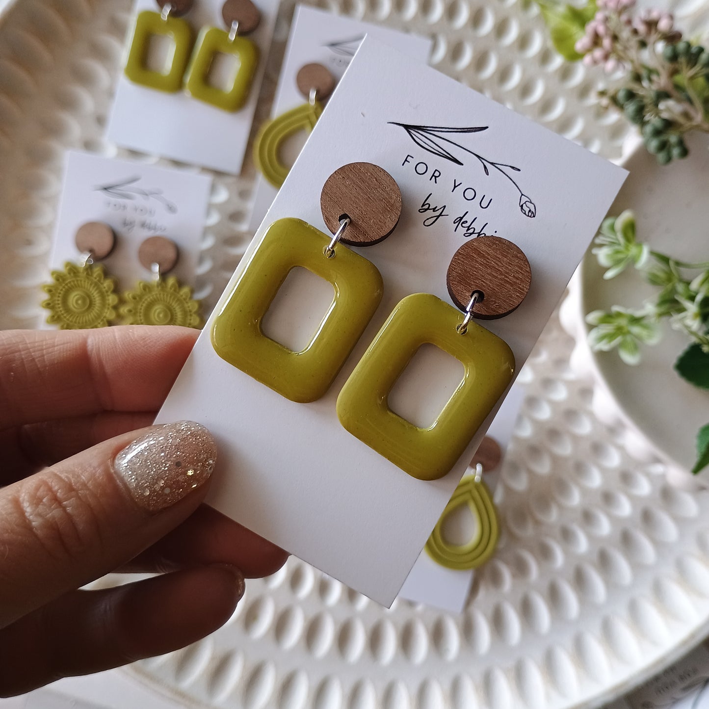 Mia dangles - olive resin
