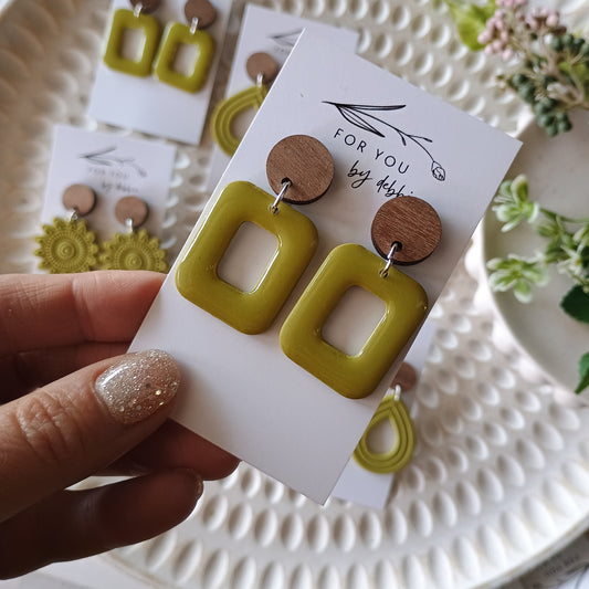 Mia dangles - olive resin