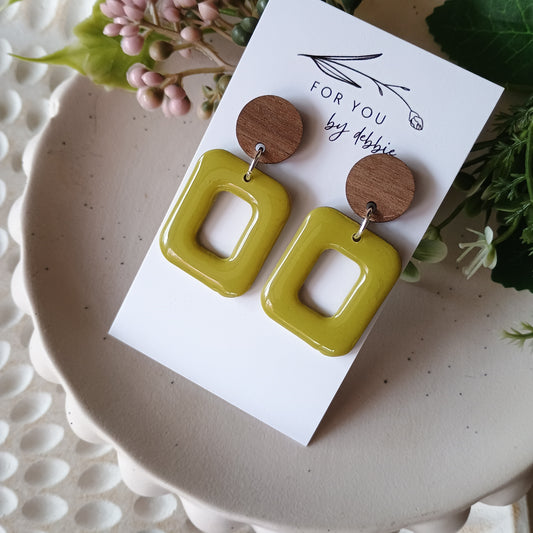 Mia dangles - olive resin