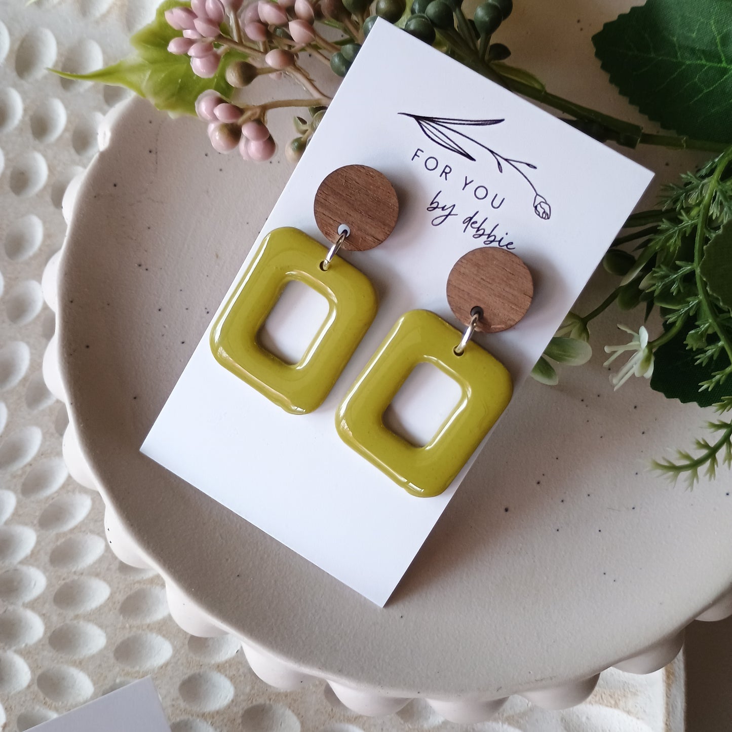 Mia dangles - olive resin