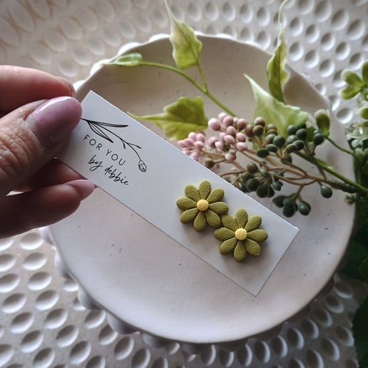 Flora studs - green and yellow