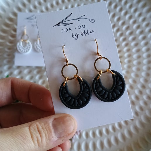 Bella dangles- black