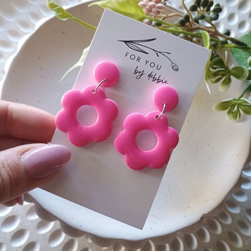 Daisy dangles- shiny pink