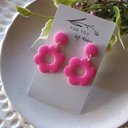 Daisy dangles- shiny pink