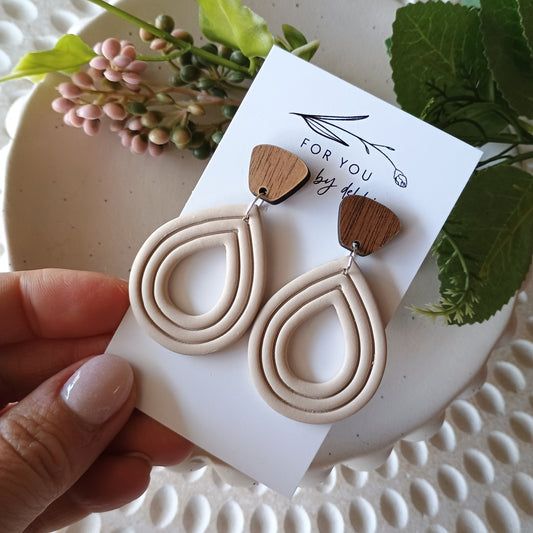 Emmy earrings- beige and wood