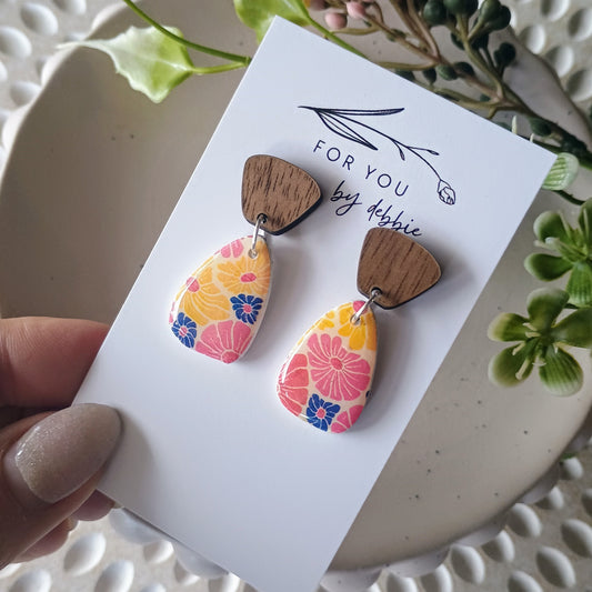 Lizzy dangles - flowers and wood