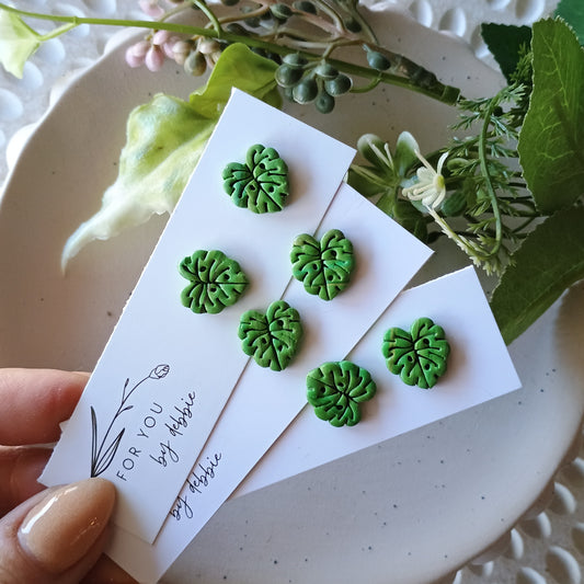 Monstera leaf studs