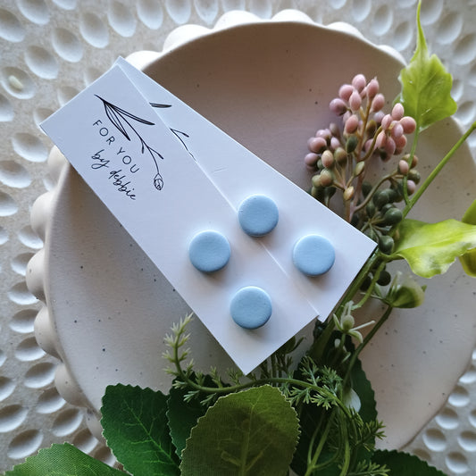 Medium studs - blue