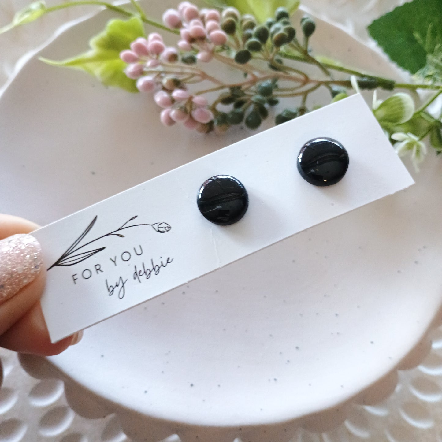 Medium studs - black resin