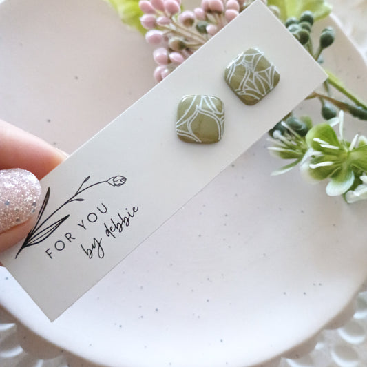 Small square studs - olive resin