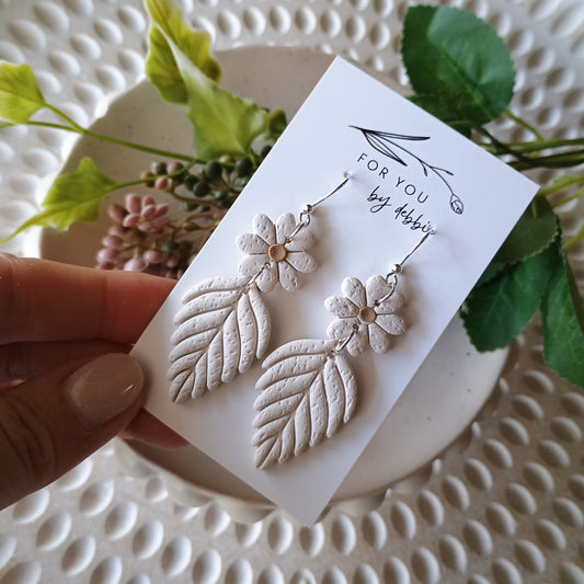 Fleur dangle- cream