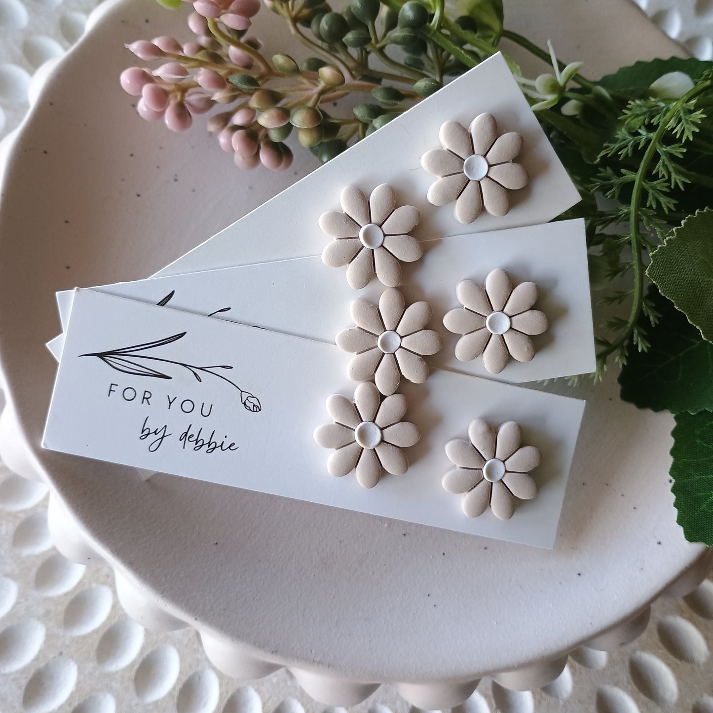 Flora studs - beige