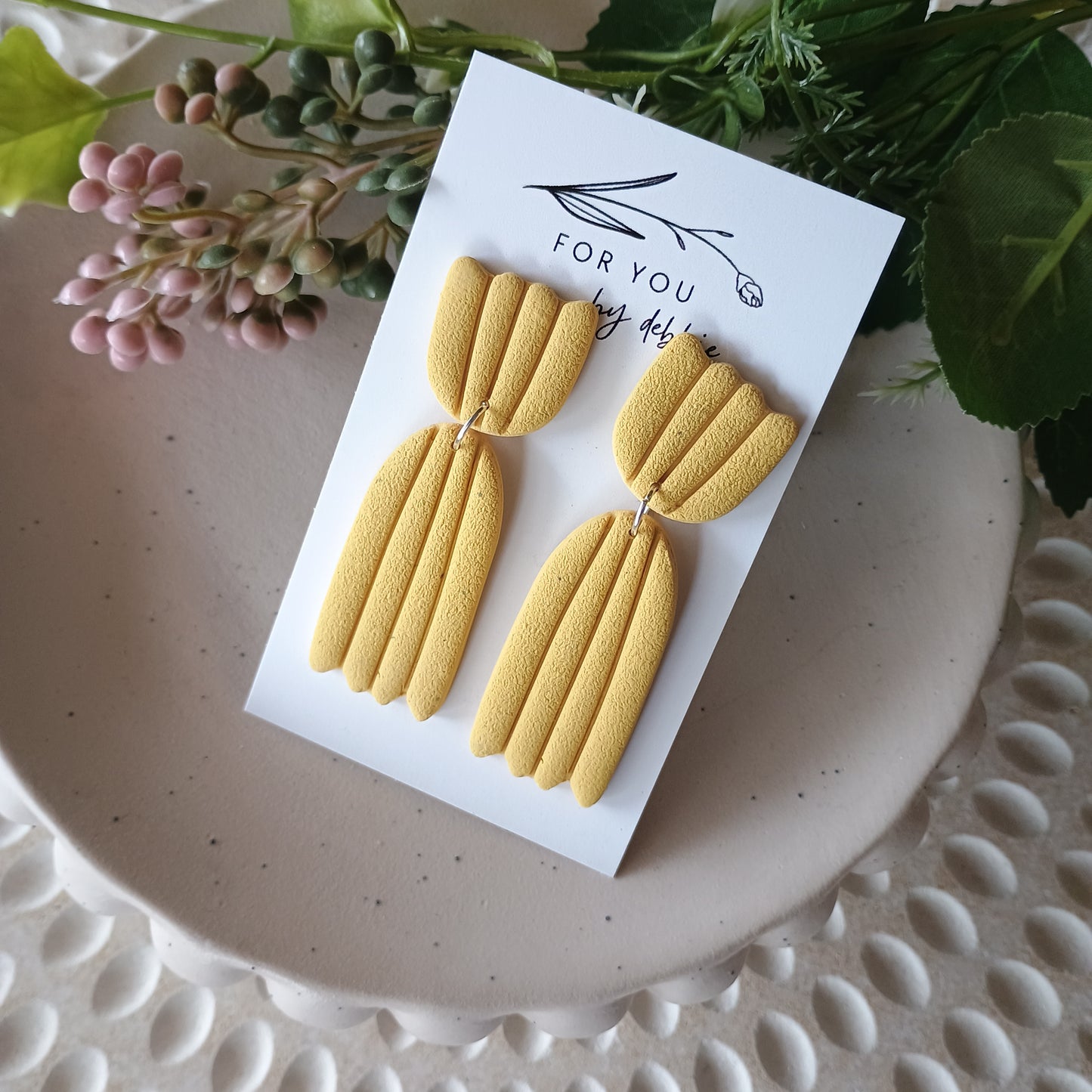 Gina dangle- yellow pastel