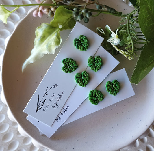 Monstera leaf studs