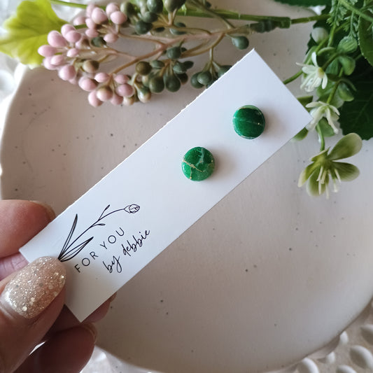 Mini circle studs - emerald green