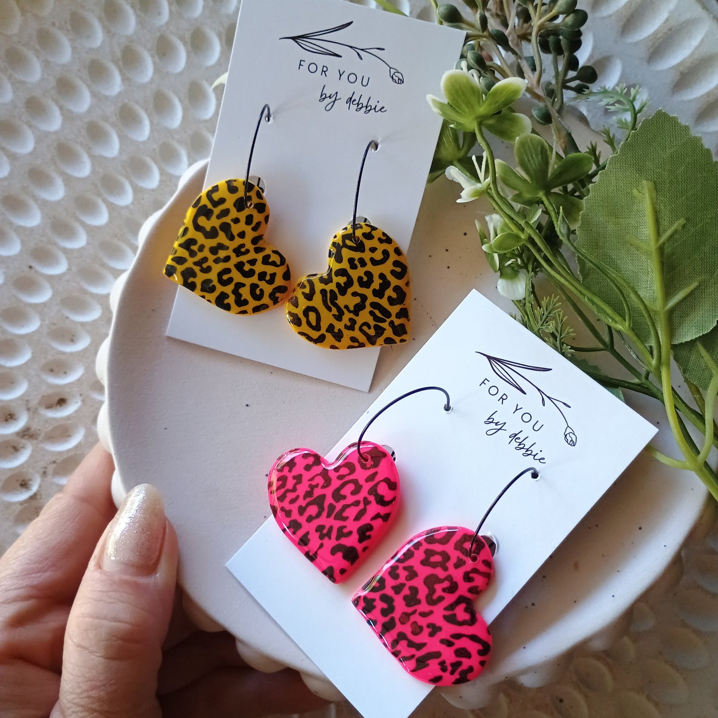 Heart dangles - leopard print resin