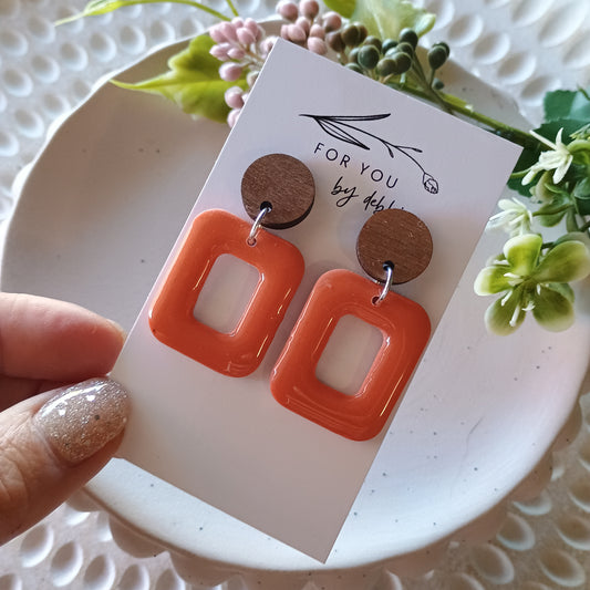 Mia dangles - cinnamon resin