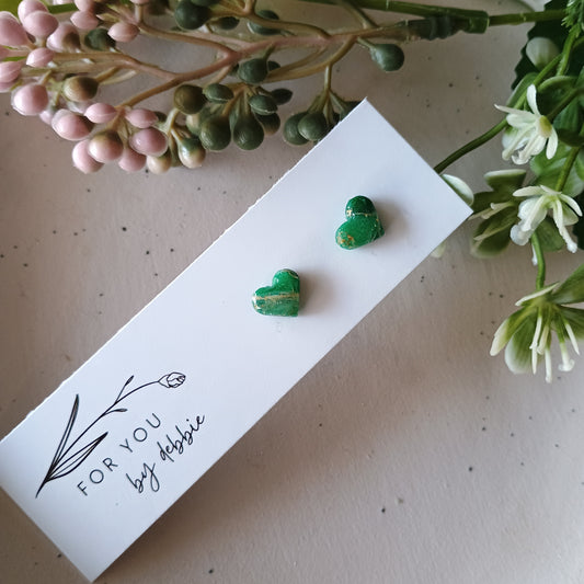 Mini heart studs - emerald green