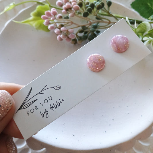Medium studs - marble pink resin