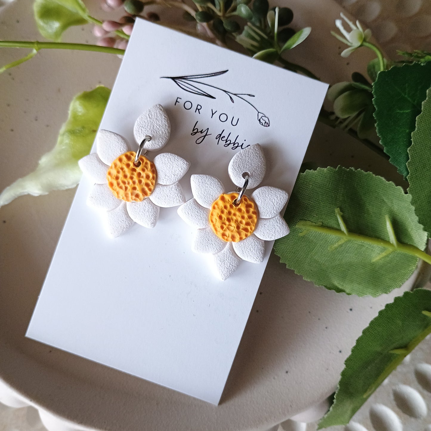 Daisy drop dangles- white