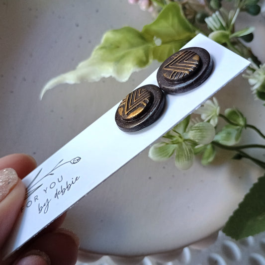 XL circle studs - raised metallic