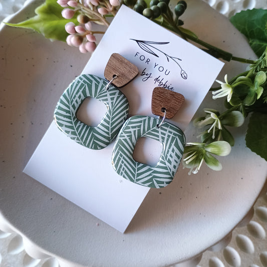 Tanya dangle-green fern, resin and wood