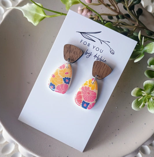 Lizzy dangles - flowers and wood
