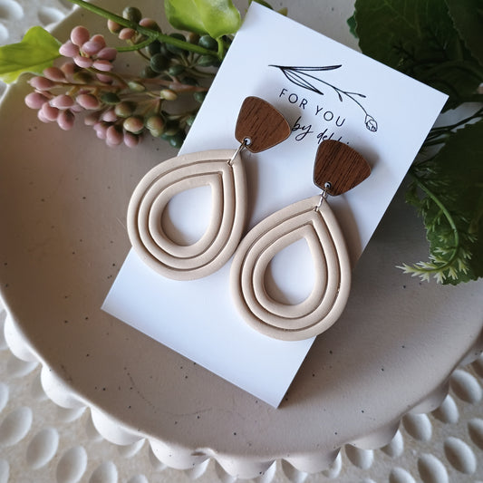 Emmy earrings- beige and wood