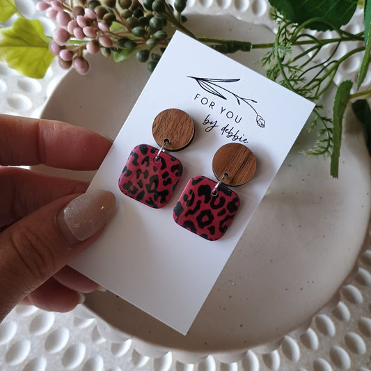 Kelly dangles - Red leopard and wood