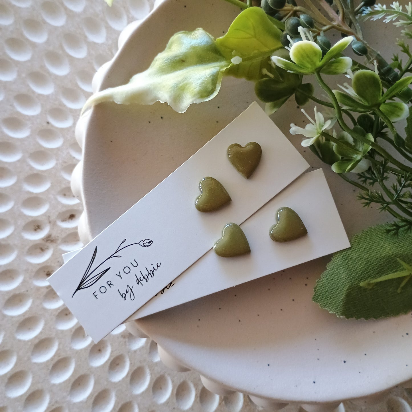 Heart studs - olive resin