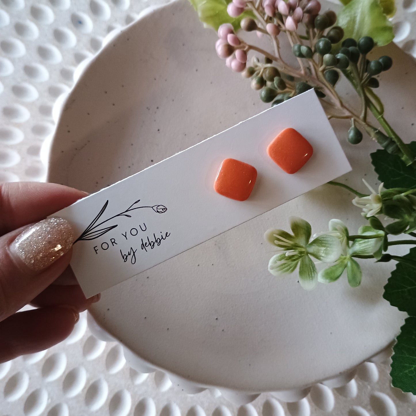 Small square studs - cinnamon resin