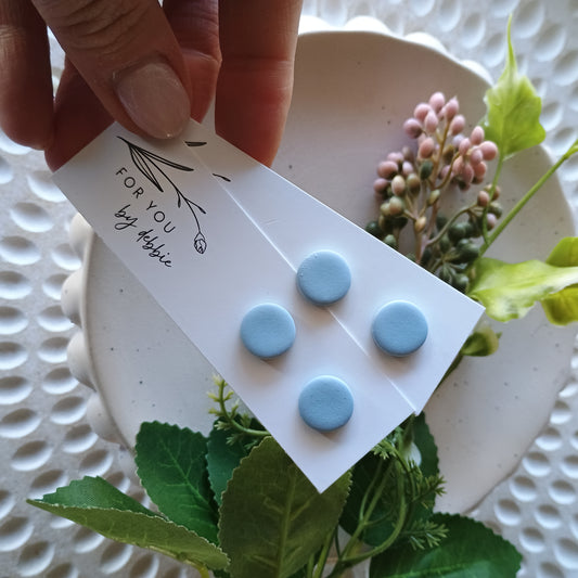 Medium studs - blue