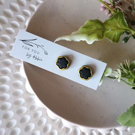 Flower stud- black and gold